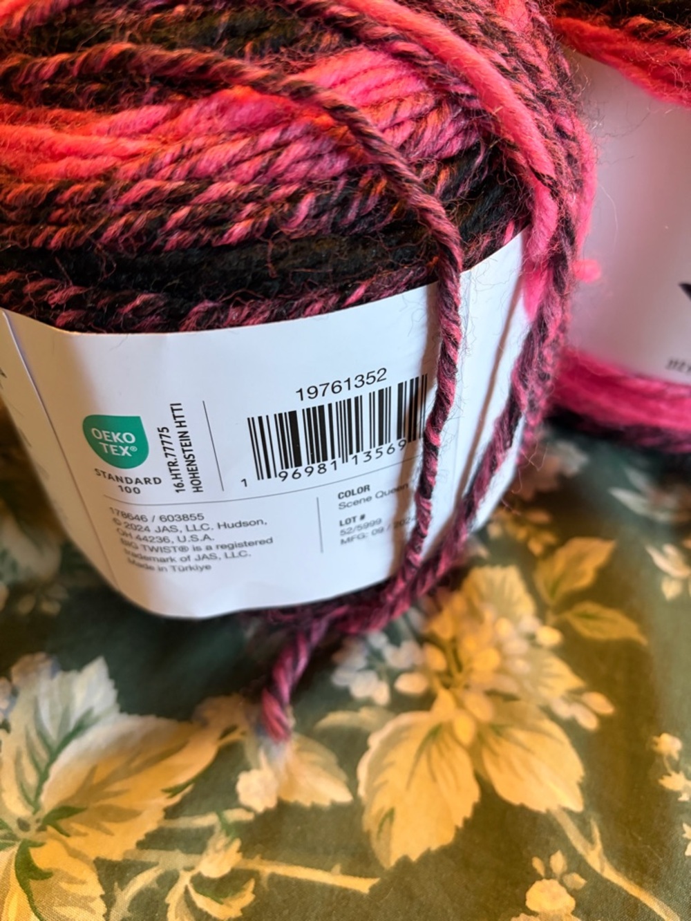 Big Twist Rave Multicolor Yarn - Pink & Black in Scene Queen. Rare,  price for 2 - Picture 6 of 7